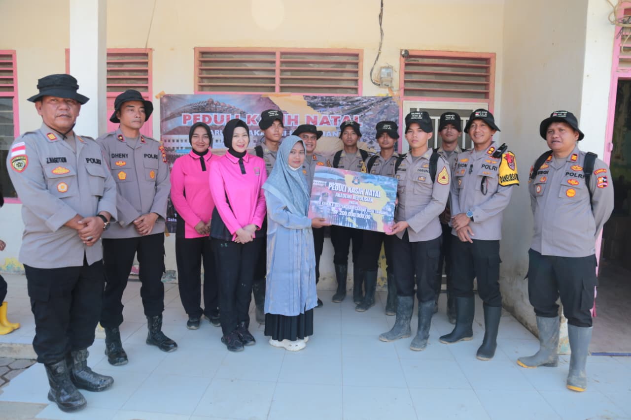 Bedah Sekolah, Kepsek : bersyukur Kepedulian Taruna Akpol