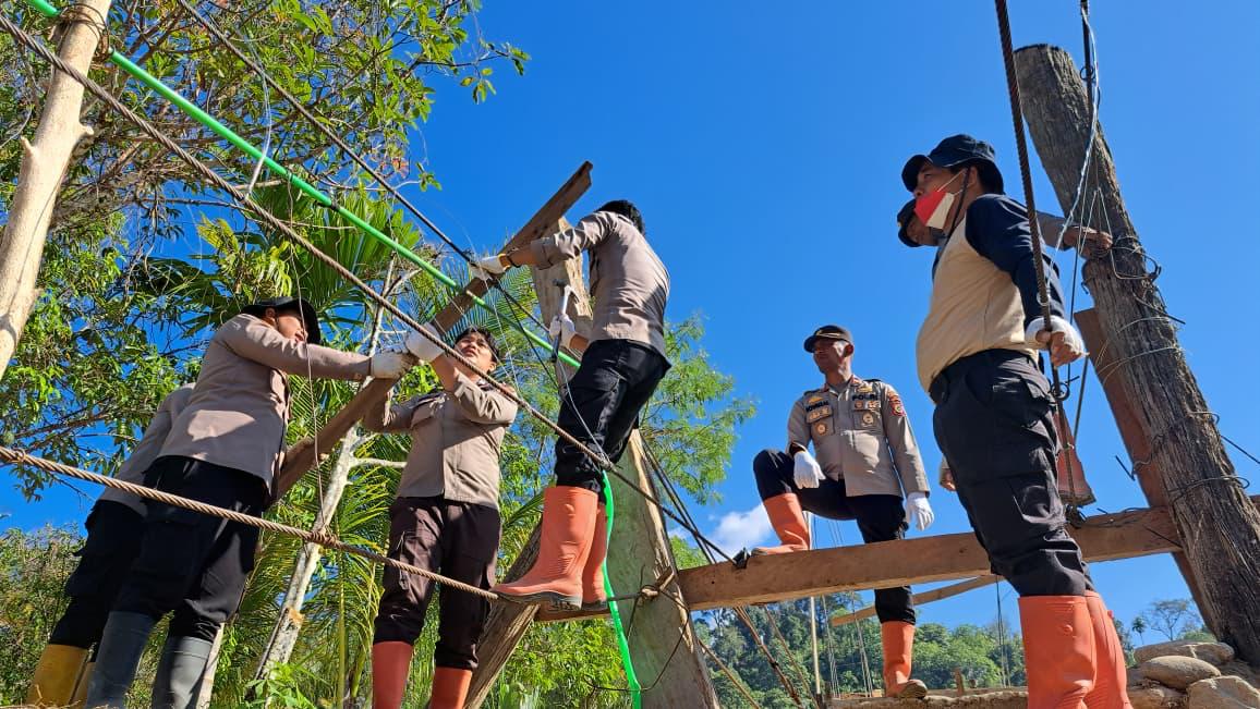 Polres Gayo Lues Bangun Empat Jembatan Gantung, Warga : Dapat Menjual Hasil Kebun Ke Pasar