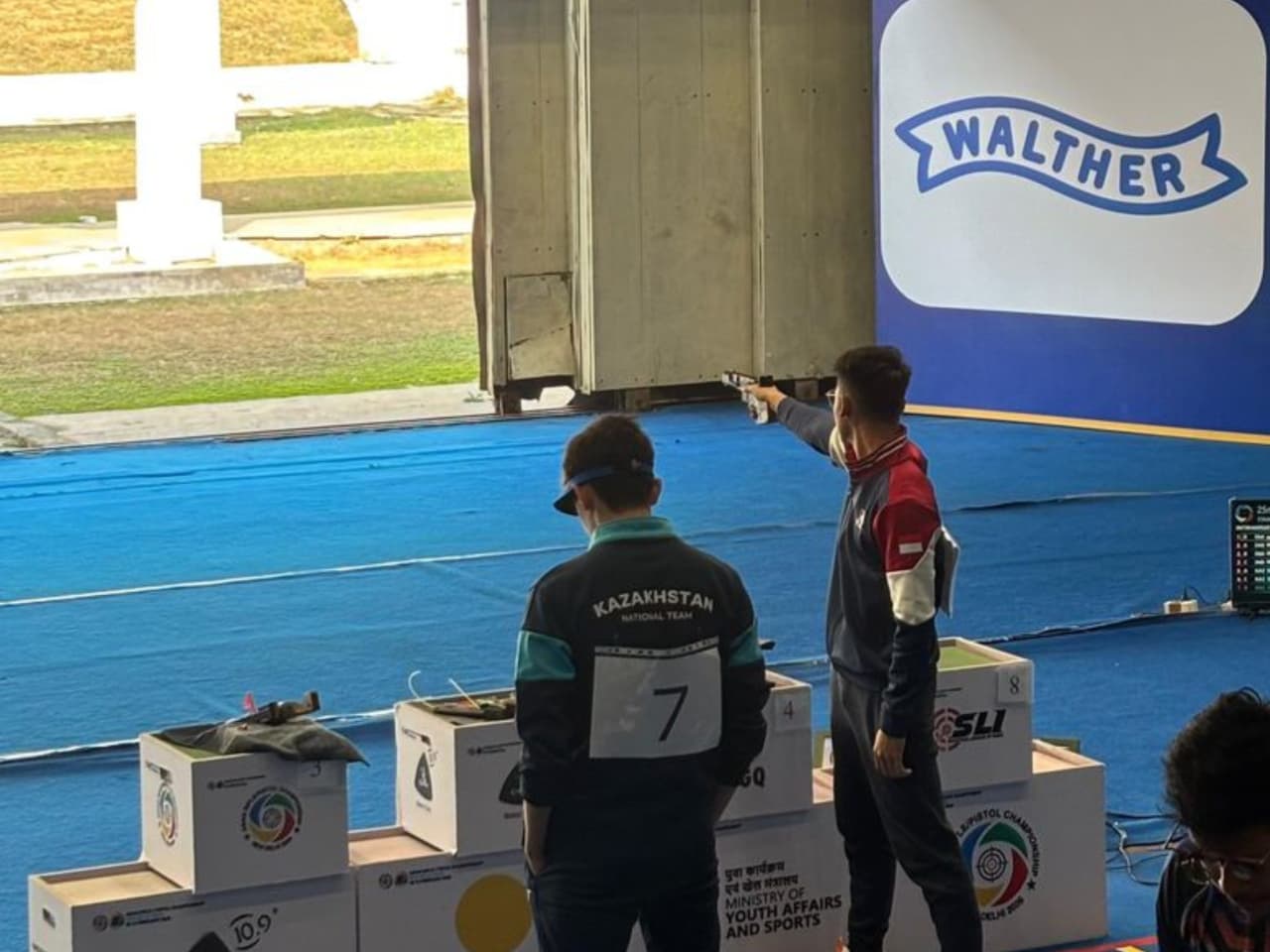 PRESTASI GEMILANG ANGGOTA BRIMOB POLRI : BRIPTU MUHAMAD FAWWAZ ADITIA FARREL RAIH MEDALI EMAS DAN PECAHKAN REKOR DUNIA DI AJANG ASIAN RIFLE/PISTOL CHAMPIONSHIP 2026 INDIA
