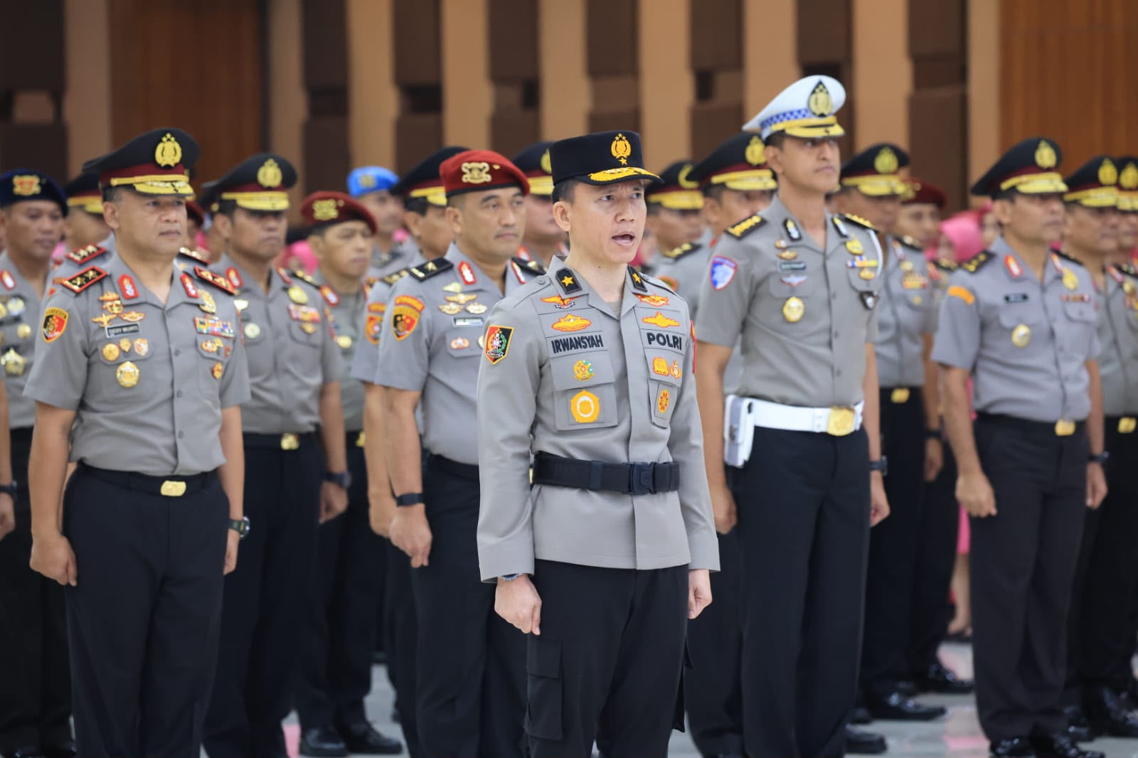 Polri Laksanakan Kenaikan Pangkat 87 Perwira Tinggi, Empat Perwira Raih Bintang Tiga