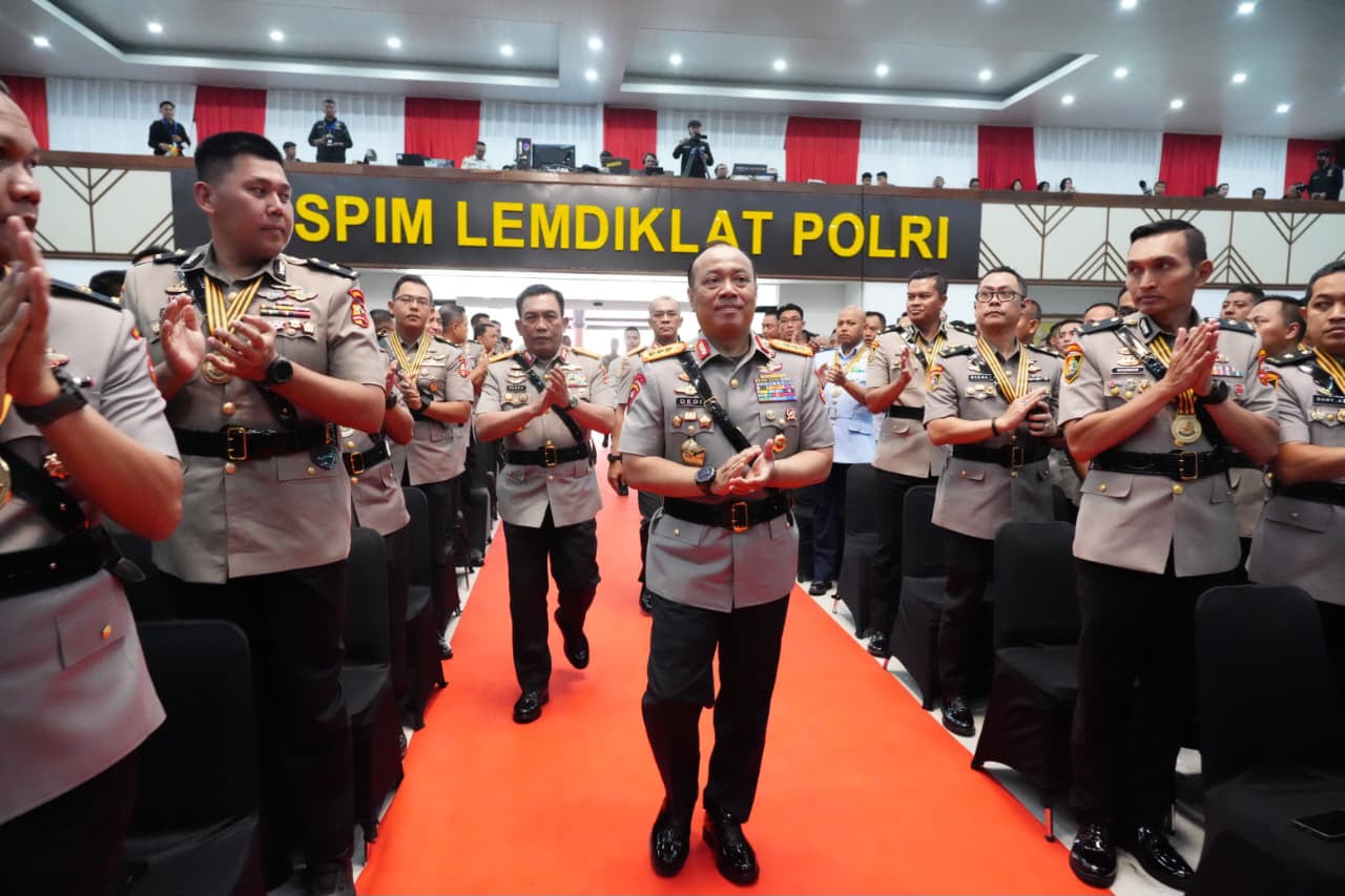 Wakapolri : 418 Lulusan Sespim Siap Jadi Garda Terdepan Hadapi Tantangan Global dan Era Digital